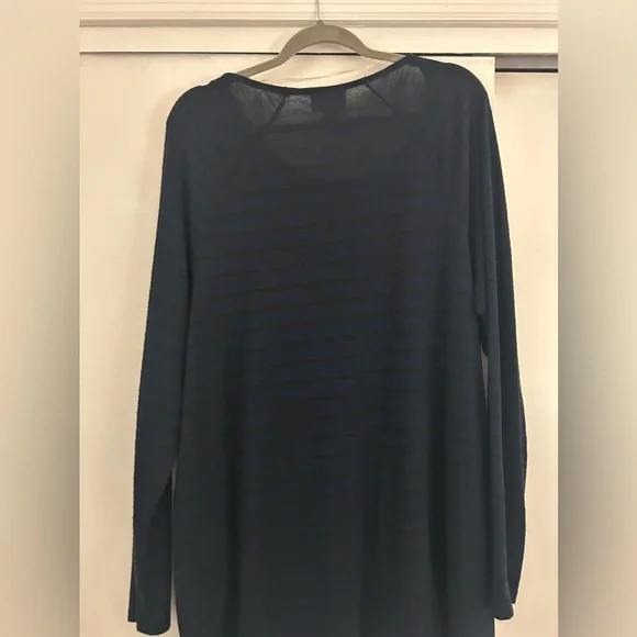 Top - Picture 2 of 5